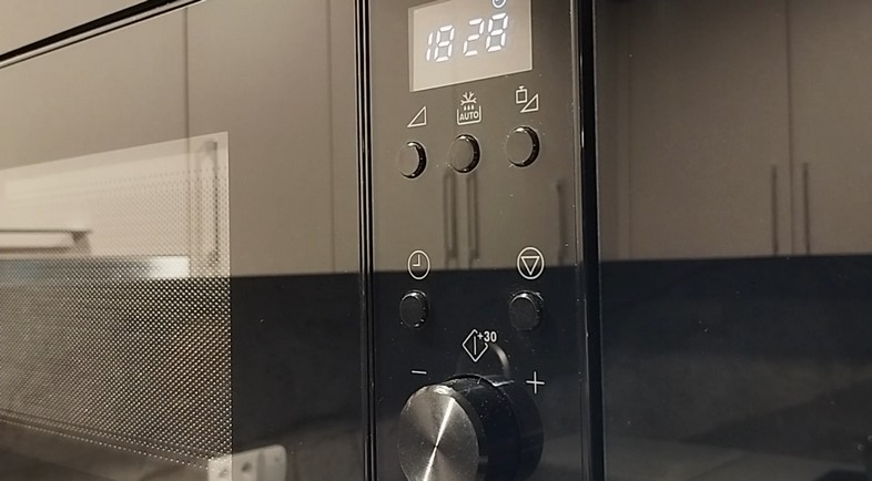 Microwave oven